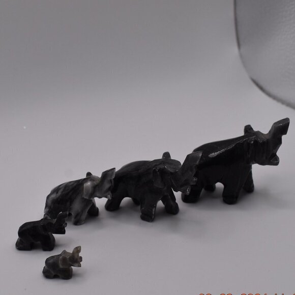 Set of 5 Hand Carved Elephant Figurines Black Marble Stone Graduated Sizes - Picture 4 of 4